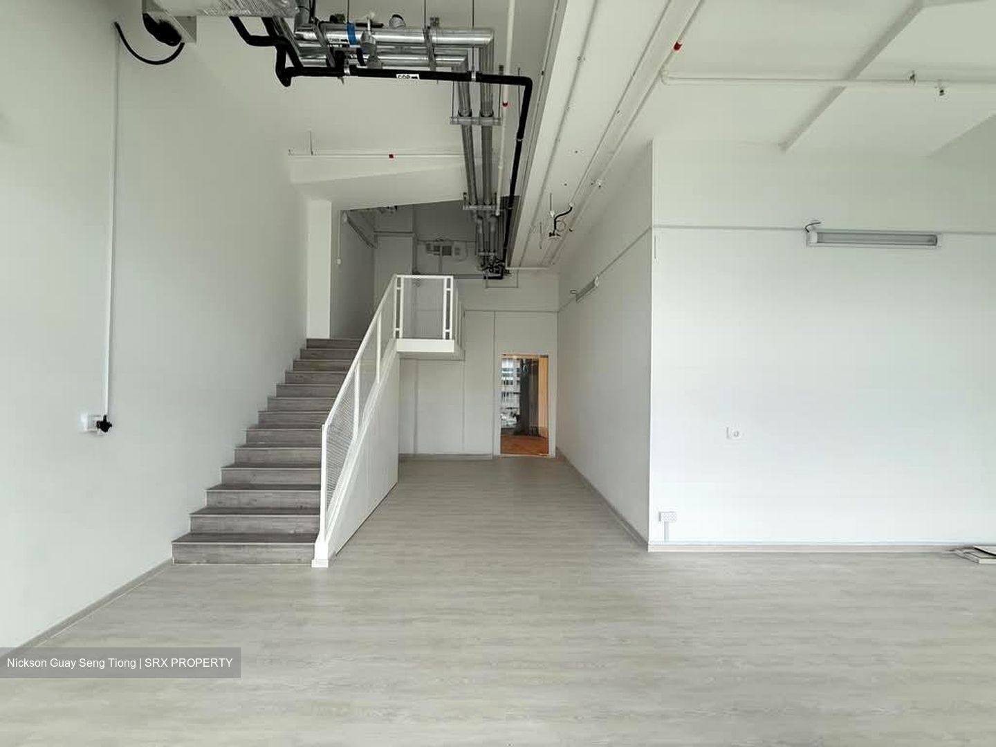 Woods Square (D25), Office #536498571
